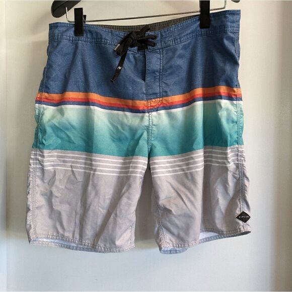 Rip Curl Mirage Board Short, Size 34 - Picture 1 of 4